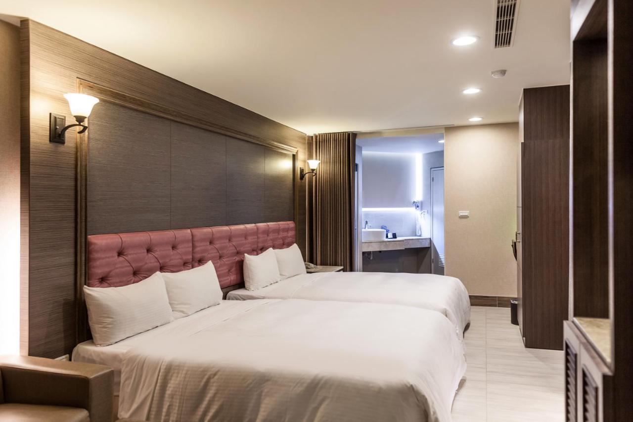 Maple Hotel Second Branch Тайнань Экстерьер фото